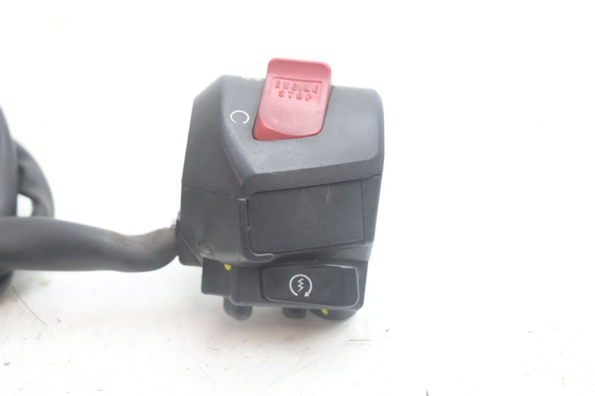 photo de RIGHT SWITCH HONDA FJS SILVER WING SILVERWING 400 (2005 - 2008) - Component detail