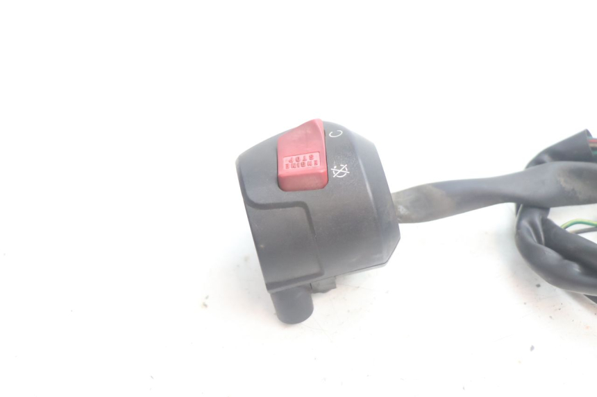 photo de RIGHT SWITCH HONDA FJS SILVER WING SILVERWING 400 (2005 - 2008) - Alternative perspective