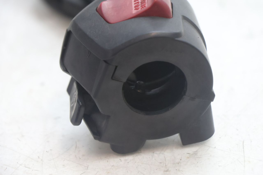 photo de RIGHT SWITCH HONDA FJS SILVER WING SILVERWING 400 (2005 - 2008) - Fixing points details