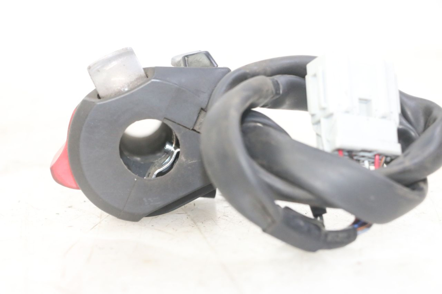 photo de RIGHT SWITCH HONDA FORZA ABS 300 (2013 - 2017) - Technical close-up