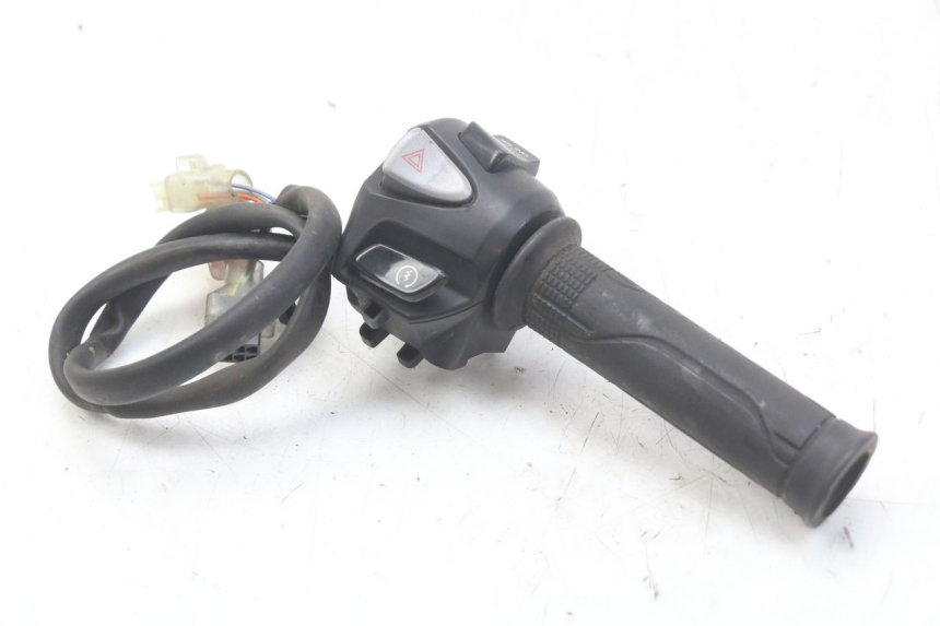 photo de RIGHT HANDLEBAR SWITCH HONDA FORZA 125 (2015 - 2016) - Component detail