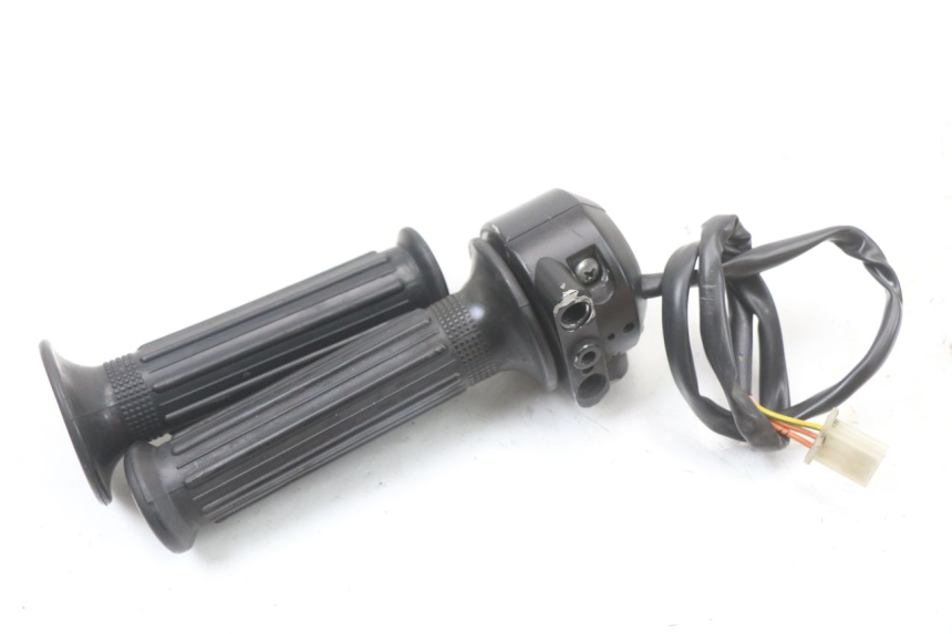 photo de Right switchgear HYOSUNG GF 125 (2001 - 2005) - Product overview