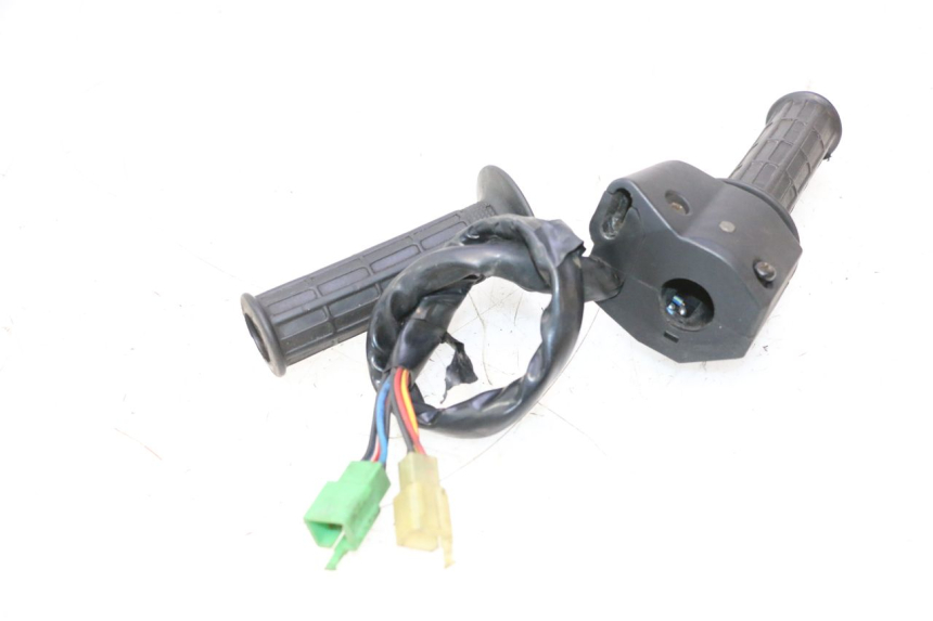 photo de RIGHT SWITCH KAWASAKI GPX F ZX750F 750 (1986 - 1990) - Component detail