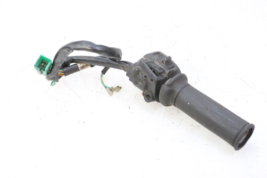 photo de RIGHT SWITCH KYMCO GRAND DINK 125 (2008 - 2014) - Fixing points details