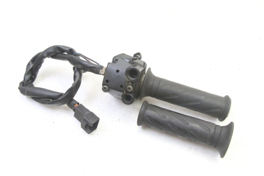 photo de RIGHT SWITCH SUZUKI GS GSE 500 (2001 - 2003) - Fixing points details