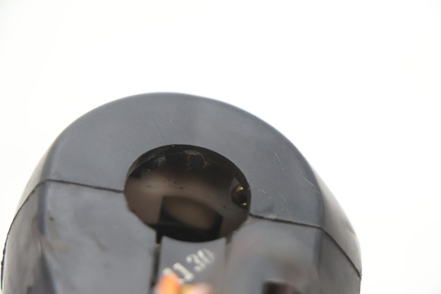 photo de RIGHT SWITCH SUZUKI GSF N BANDIT 1200 (2001 - 2005) - Technical close-up
