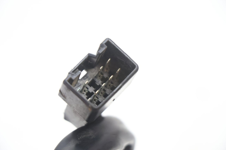 photo de RIGHT SWITCH SUZUKI GSF N BANDIT 1200 (2001 - 2005) - Fixing points details