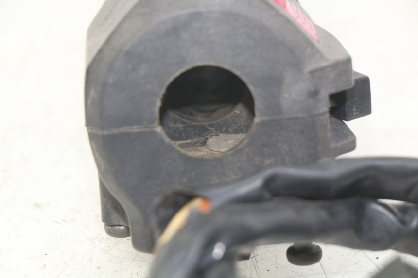 photo de RIGHT HANDLEBAR SWITCH SUZUKI GSX-F GSX  F 1100 (1988 - 1994) - Technical close-up