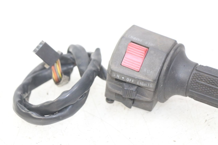 photo de RIGHT HANDLEBAR SWITCH SUZUKI GSX-F GSX  F 1100 (1988 - 1994) - Checked used part