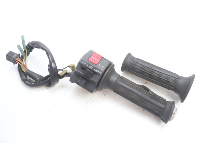 photo de RIGHT SWITCH SUZUKI GSX F GSXF 750 (1988 - 1998) - Main view