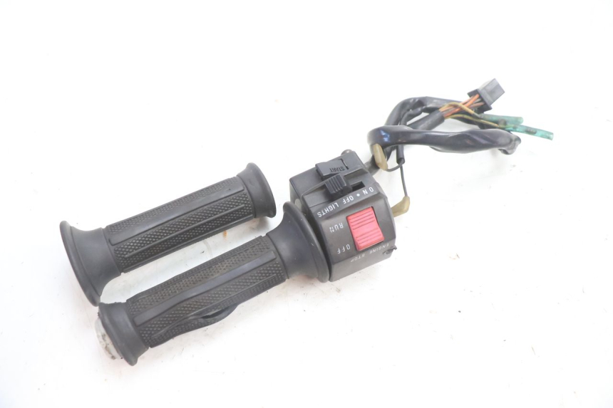 photo de RIGHT SWITCH SUZUKI GSX F GSXF 750 (1988 - 1998) - Technical close-up