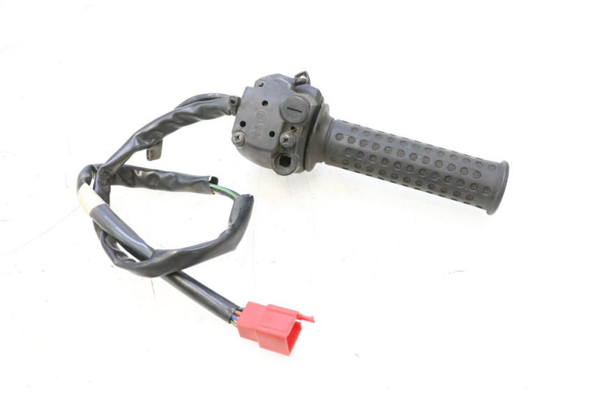 photo de RIGHT SWITCH SYM GTS EVO 125 (2009 - 2013) - Technical close-up