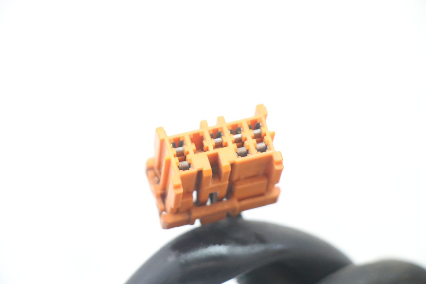 photo de RIGHT HANDLEBAR SWITCH HONDA FES S-WING SWING ABS 125 (2007 - 2015) - Surface and material condition