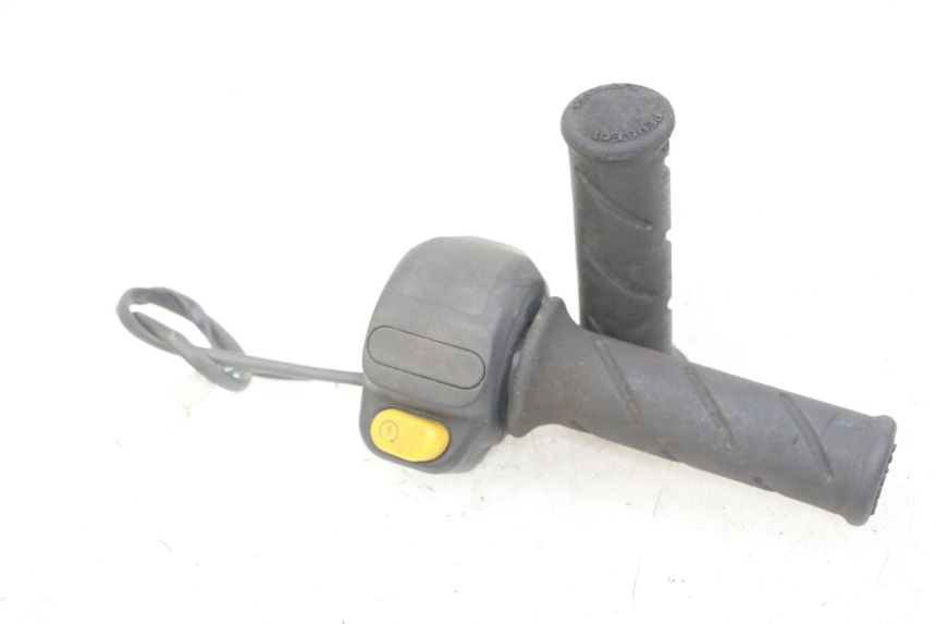 photo de RIGHT SWITCH PEUGEOT JET FORCE CARBU 50 (2003 - 2016) - Main view