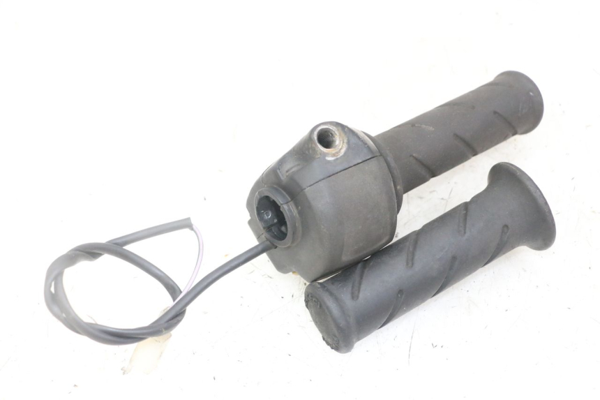 photo de RIGHT SWITCH PEUGEOT JET FORCE CARBU 50 (2003 - 2016) - Zoom on usage condition