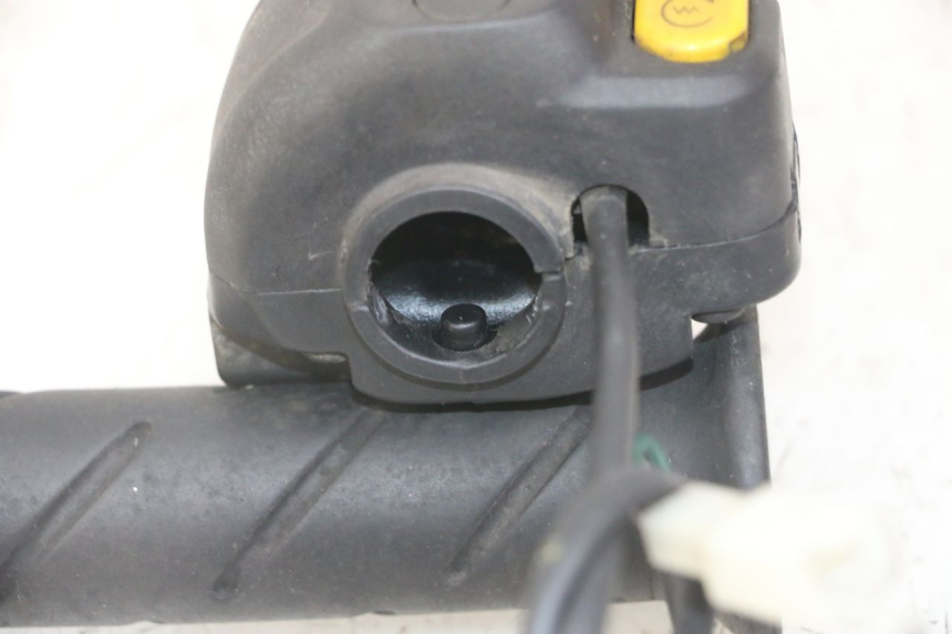 photo de RIGHT SWITCH PEUGEOT JET FORCE CARBU 50 (2003 - 2016) - Technical close-up