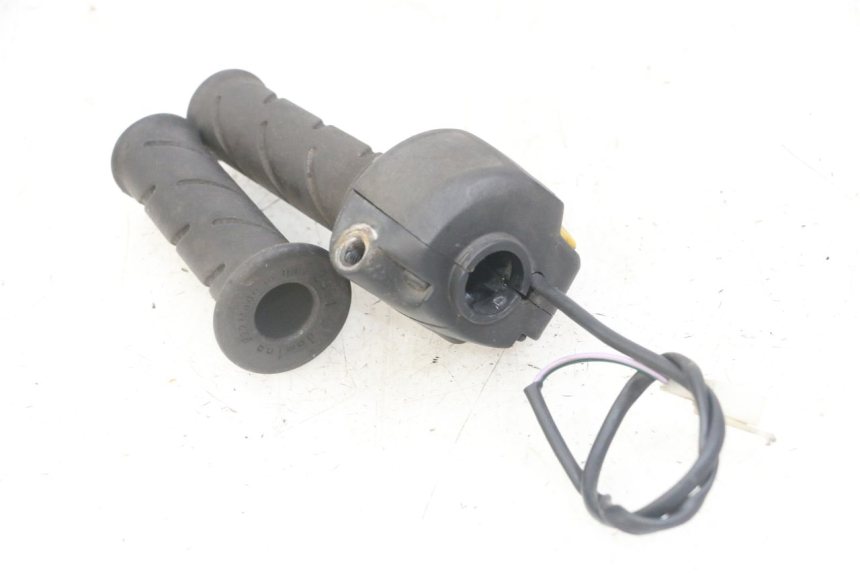 photo de RIGHT SWITCH PEUGEOT JET FORCE CARBU 50 (2003 - 2016) - Product overview