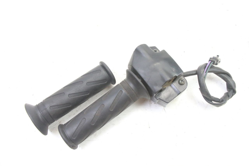 photo de RIGHT HANDLEBAR SWITCH PEUGEOT KISBEE 2T 50 (2010 - 2017) - Alternative perspective