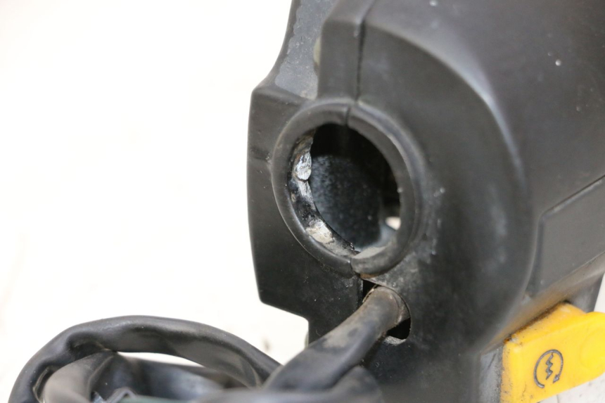 photo de RIGHT HANDLEBAR SWITCH PEUGEOT KISBEE 2T 50 (2010 - 2017) - Surface and material condition
