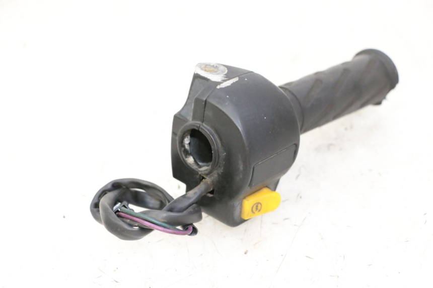 photo de RIGHT HANDLEBAR SWITCH PEUGEOT KISBEE 2T 50 (2010 - 2017) - Checked used part