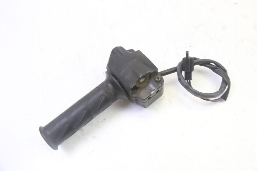 photo de RIGHT HANDLEBAR SWITCH PEUGEOT KISBEE 2T 50 (2010 - 2017) - Technical close-up