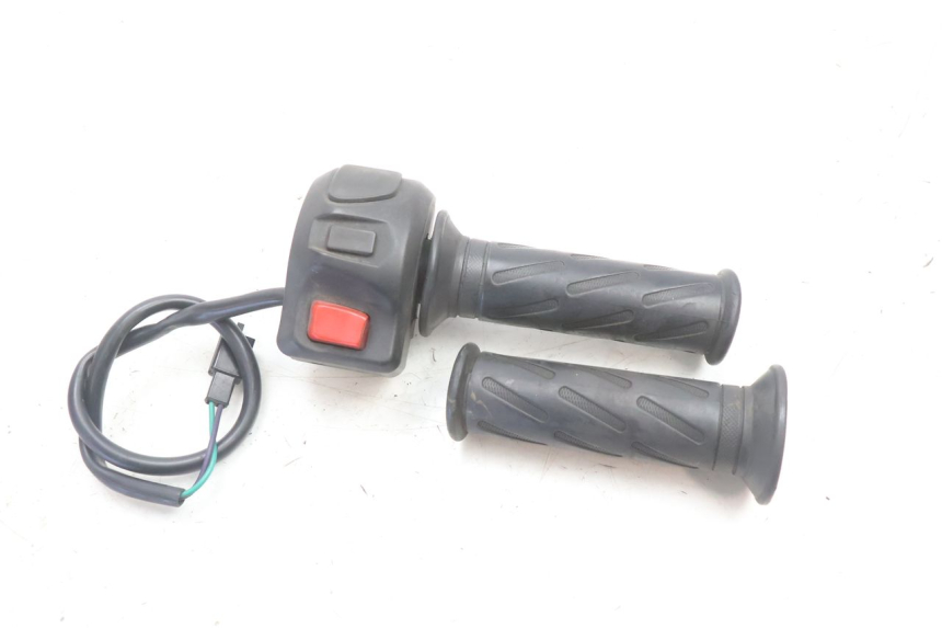 photo de RIGHT HANDLEBAR SWITCH PEUGEOT KISBEE 2T 50 (2010 - 2017) - Main view