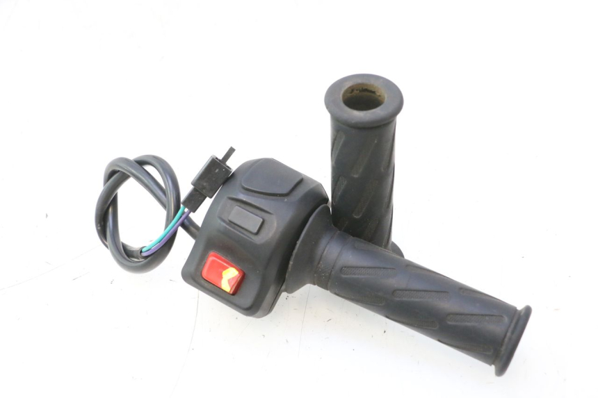 photo de RIGHT SWITCH PEUGEOT KISBEE 4T 50 (2023 - 2026) - Main view