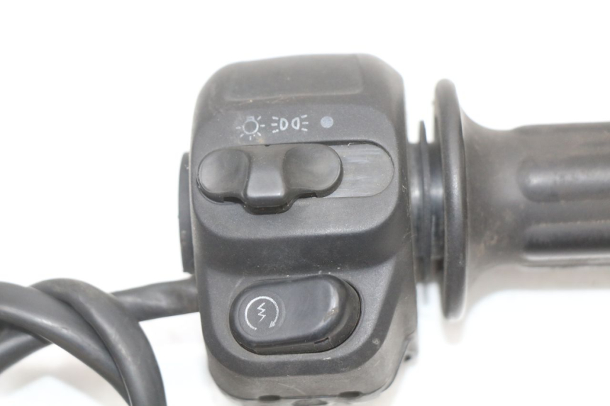 photo de RIGHT SWITCH RENAULT KOURANOS 125 (2001 - 2004) - Component detail