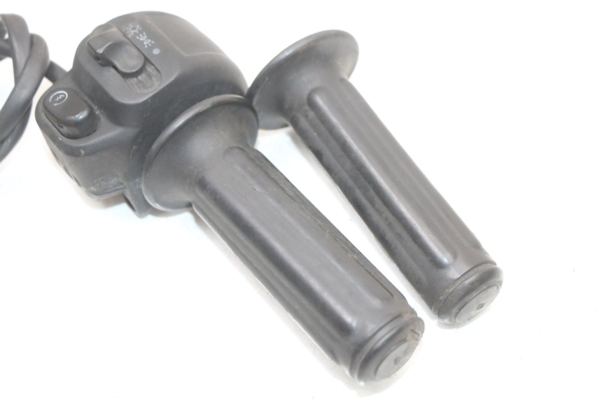 photo de RIGHT SWITCH RENAULT KOURANOS 125 (2001 - 2004) - Alternative perspective