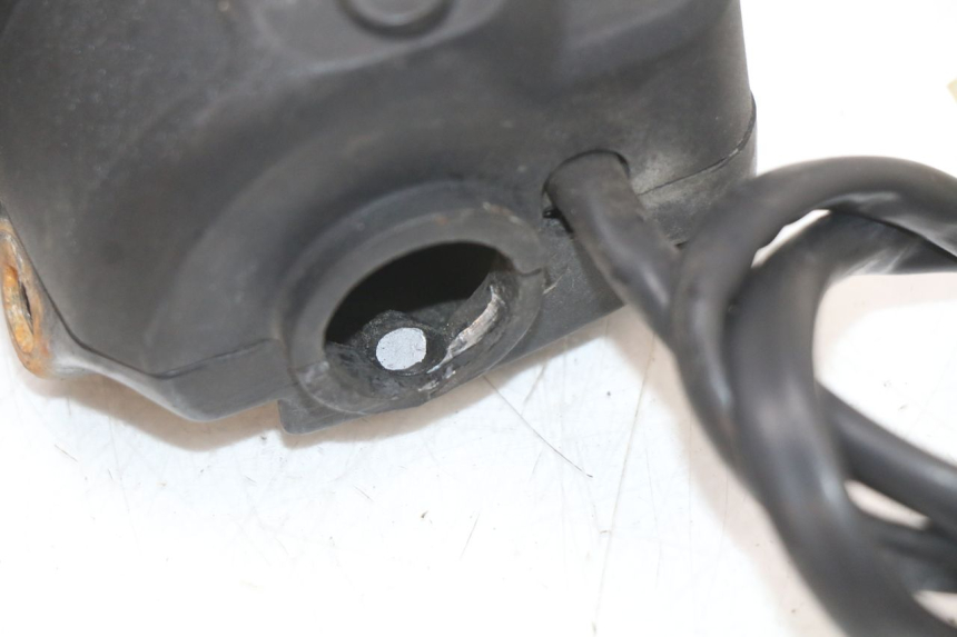 photo de RIGHT SWITCH RENAULT KOURANOS 125 (2001 - 2004) - Surface and material condition