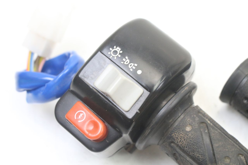 photo de RIGHT HANDLEBAR SWITCH KYMCO AGILITY 4T 50 (2005 - 2018) - Component detail