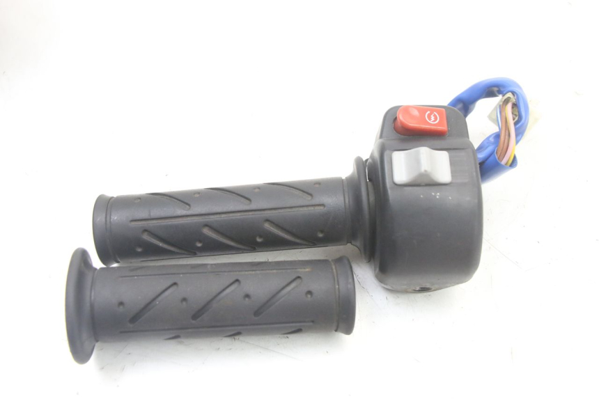 photo de RIGHT SWITCH KYMCO PEOPLE S 125 (2000 - 2008) - Zoom on usage condition