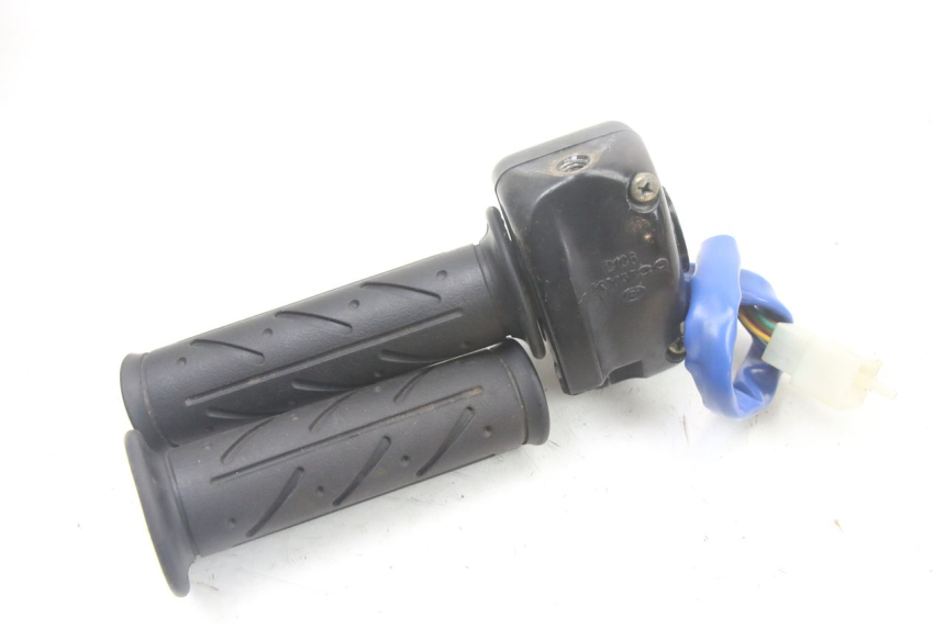 photo de RIGHT SWITCH KYMCO PEOPLE S 125 (2000 - 2008) - Alternative perspective