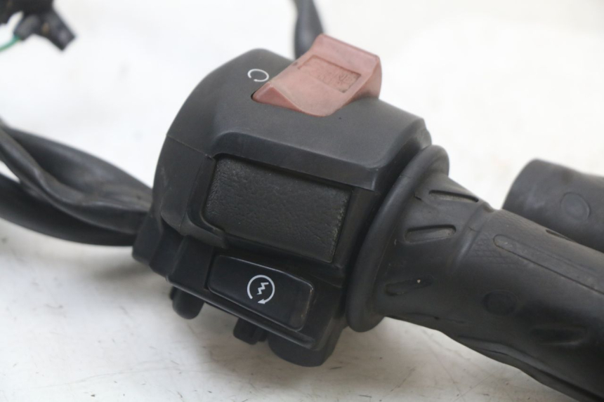photo de RIGHT HANDLEBAR SWITCH KYMCO X-TOWN XTOWN 125 (2016 - 2021) - Component detail