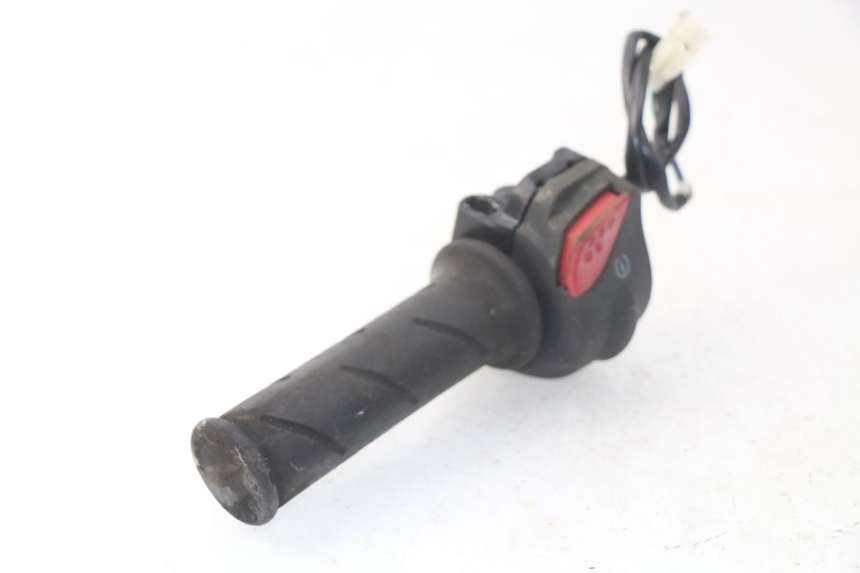 photo de RIGHT HANDLEBAR SWITCH PEUGEOT LUDIX 50 (2008 - 2017) - Component detail