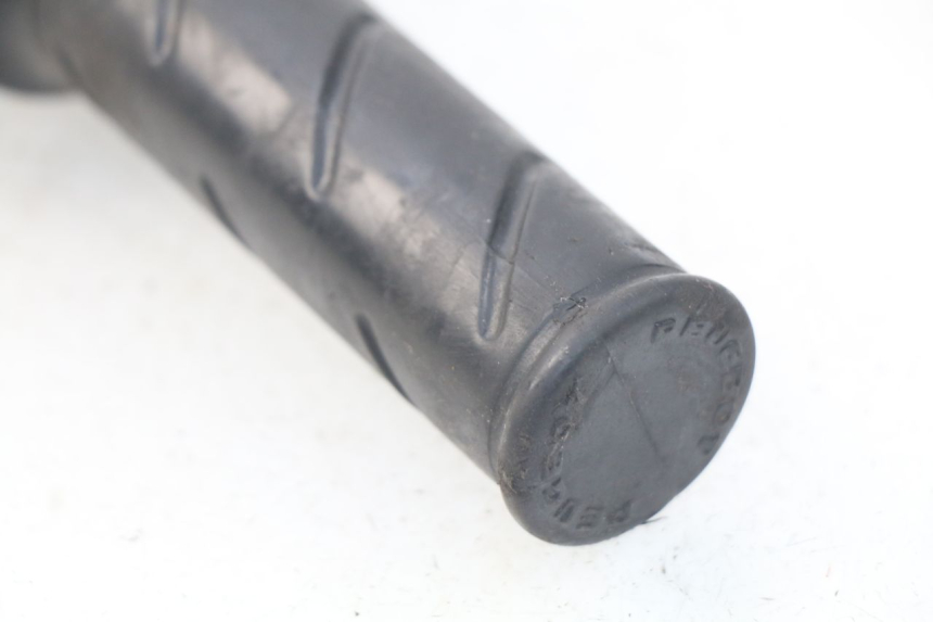 photo de RIGHT HANDLEBAR SWITCH PEUGEOT LUDIX 50 (2008 - 2017) - Component detail