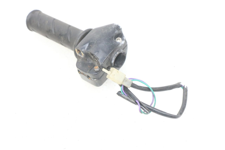 photo de RIGHT HANDLEBAR SWITCH PEUGEOT LUDIX 50 (2008 - 2017) - Zoom on usage condition