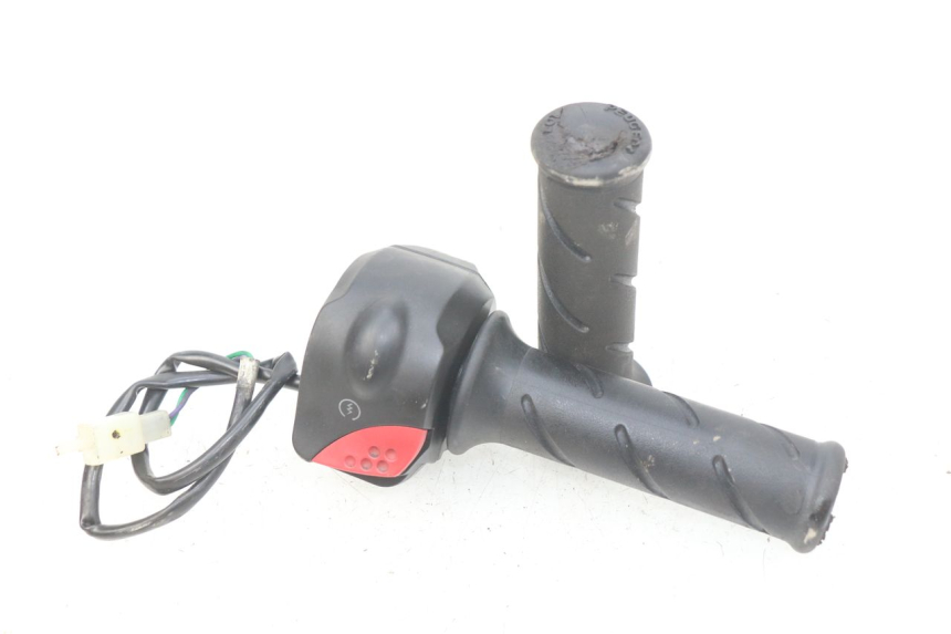 photo de RIGHT HANDLEBAR SWITCH PEUGEOT LUDIX 50 (2008 - 2017) - Main view