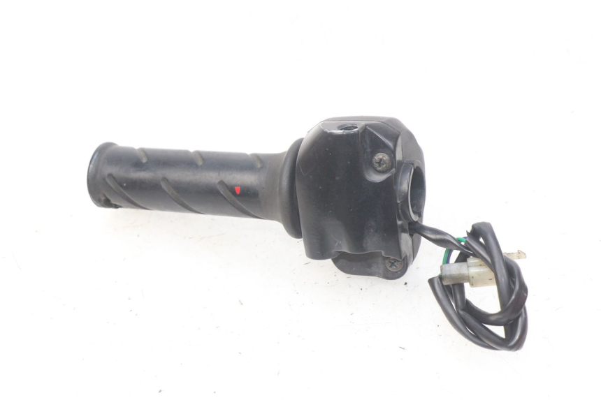 photo de RIGHT HANDLEBAR SWITCH PEUGEOT LUDIX 50 (2008 - 2017) - Zoom on usage condition