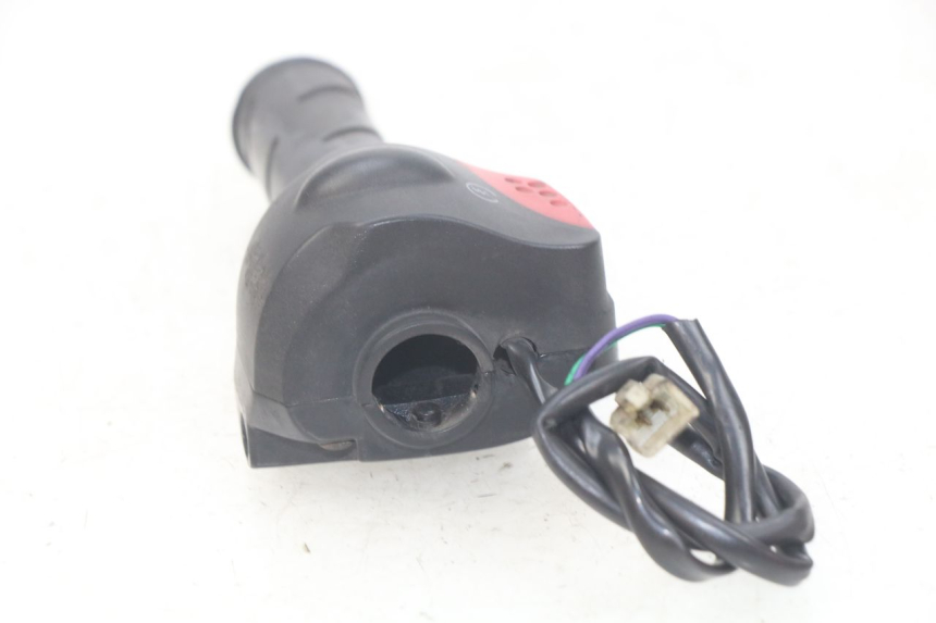 photo de RIGHT HANDLEBAR SWITCH PEUGEOT LUDIX 50 (2008 - 2017) - Alternative perspective