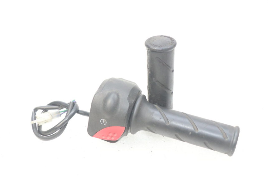 photo de RIGHT HANDLEBAR SWITCH PEUGEOT LUDIX 50 (2008 - 2017) - Main view