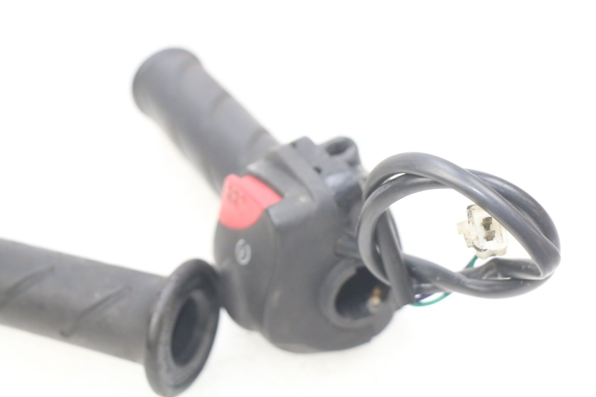 photo de RIGHT HANDLEBAR SWITCH PEUGEOT LUDIX 50 (2008 - 2017) - Component detail