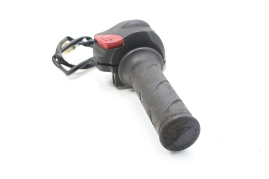 photo de RIGHT HANDLEBAR SWITCH PEUGEOT LUDIX 50 (2008 - 2017) - Fixing points details