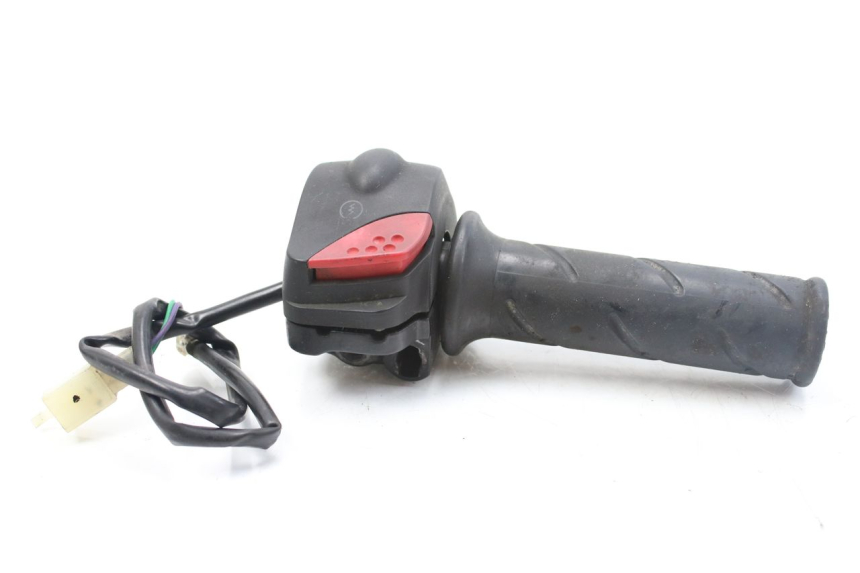photo de RIGHT HANDLEBAR SWITCH PEUGEOT LUDIX 50 (2008 - 2017) - Surface and material condition