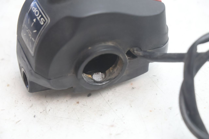 photo de RIGHT SWITCH PEUGEOT LUDIX PRO 2T 50 (2010 - 2017) - Product overview
