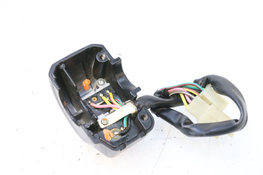 photo de RIGHT SWITCH KEEWAY MATRIX RX9 125 (2006 - 2007) - Zoom on usage condition