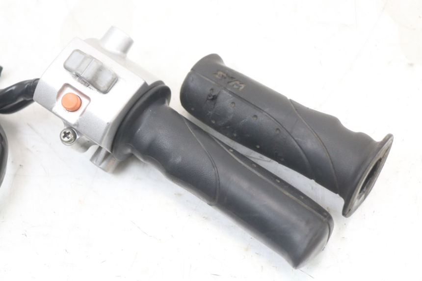 photo de RIGHT HANDLEBAR SWITCH SYM MIO 50 (2011 - 2017) - Component detail