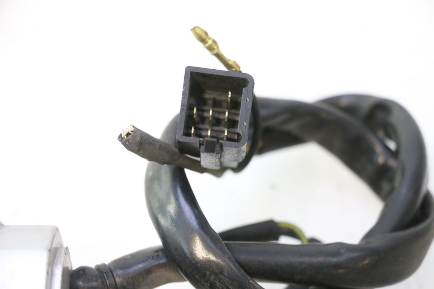 photo de RIGHT SWITCH SYM MIO 50 (2005 - 2010) - Zoom on usage condition
