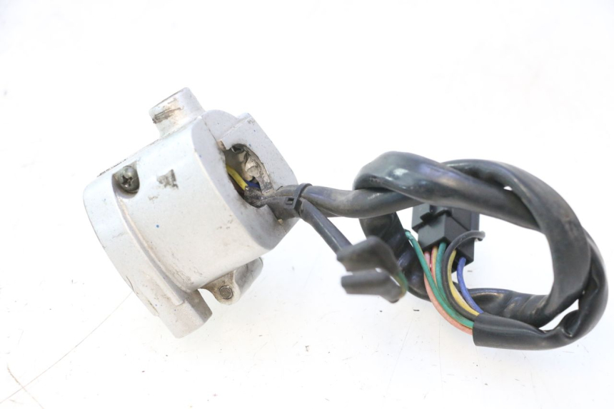 photo de RIGHT SWITCH SYM MIO 50 (2005 - 2010) - Fixing points details