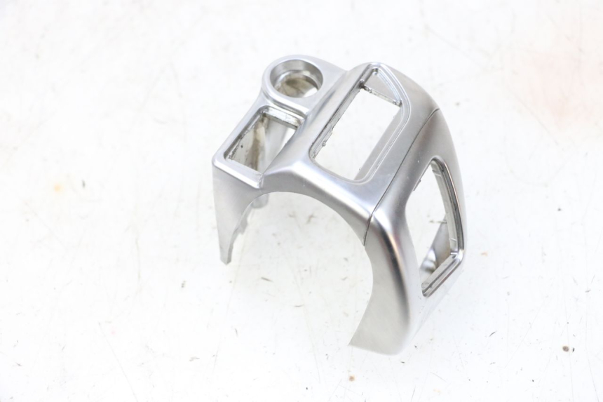 photo de RIGHT SWITCH PIAGGIO MP3 HPE 300 (2019 - 2026) - Fixing points details